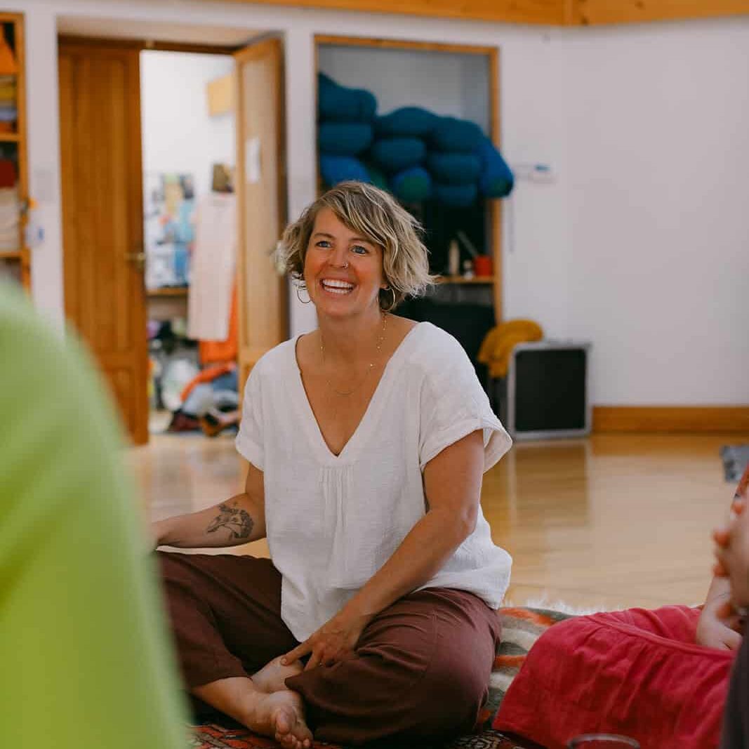 Mindy Simpson Schull Doula sitting with parents